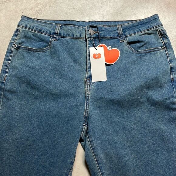 Cider Demin women’s flare denim jeans. Size XL. NWT - Picture 2 of 8